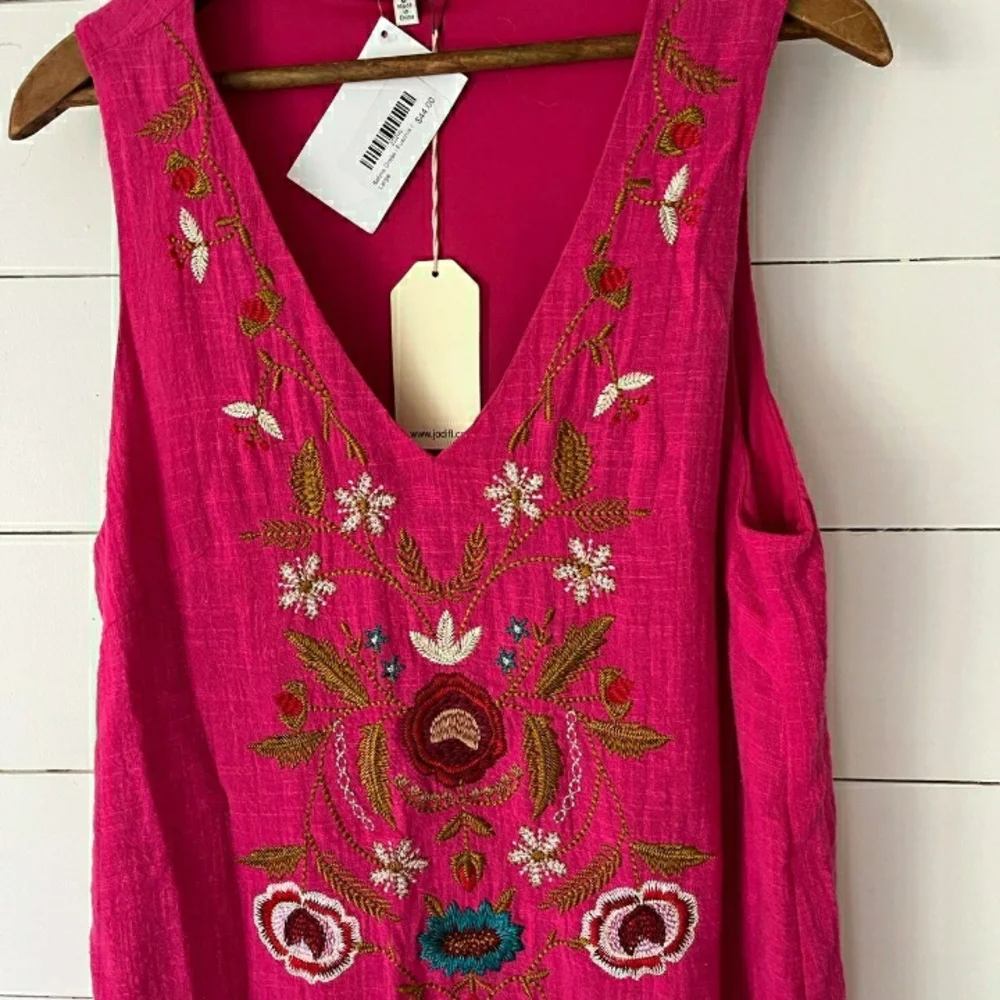 Embroidered Pink Sleeveless Dress - Picture 7 of 8